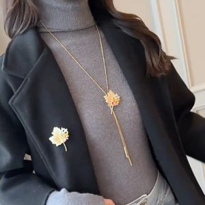 Nicedays🍒Bros Daun Maple Yang Halus/Bros Kemeja Jas/Pin Bros Yang Stylish Dan Elegan Bahan Paduan COD