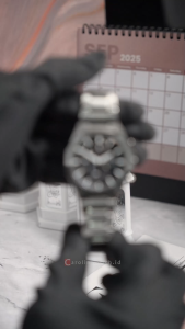 Jam Tangan Pria Casio Edifice Chronograph EFS-S570DC-1A Kristal Safir Black Dial Silver Stainless Steel Band