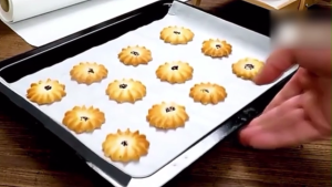 Baking Paper | Wax Paper | Heavy Duty Aluminum Foil | Non stick | Food Grade 300mm