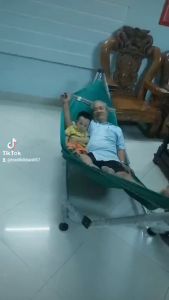 Nguyên bộ khung võng  kiểu thuyền rồng  (sơn trắng) Tặng kèm lưới võng) - Thép  ống dày 1.2mm  sơn tĩnh điện. Bảo hành 2 năm