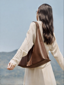 NALANDU | Wide Shoulder Strap Leather Tote Bag