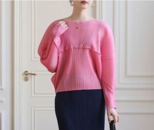 Miyke High-End Pleated Light Luxury Soft Series: A High-End Casual Laid-Back T-Shirt