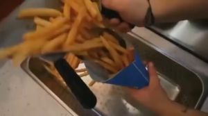 StainlessSteel French Fries Shovel Fry Burger Chip Snacks Scooper Single Handles Grip Packaging Tool