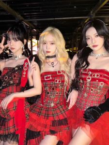 ชุดการแสดง Aespa เสื้อผ้าเต้นรำสไตล์เกาหลี กระโปรงทรงเอลายสก็อตสีแดง ชุดการแสดง ชุดเต้นรำสไตล์เกาหลี ชุดการแสดง
