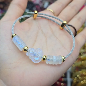 Q2012 Vòng lu thống ngũ điếu hồ ly Moonstone cho mệnh Kim và Thuỷ - Phong Thuỷ TUDO