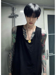 เสื้อกั๊กแขนกุดคอตตอนสีดำสไตล์อเมริกันสำหรับผู้ชาย เสื้อยืดฤดูร้อนแบบหลวมๆ สไตล์ผู้ชาย ทรงลำลอง สวมใส่สบาย