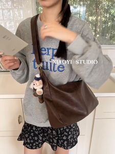 fashion large-capacity simple ins retro satchel all-match one-shoulder oblique-span Leather Bag Multipurpose Soft Shoulder Crossbody Crossbody Straps Zipper Closure
