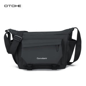 OTOHE กระเป๋าสะพายไหล่ผู้ชายถุงส่งสารกันน้ำกระเป๋าเดินทางธุรกิจกระเป๋าเดินทางขนาดใหญ่ข้ามร่างกายน้ำหนักเบากระเป๋าลำลองสบาย ๆ แฟชั่นกีฬาพักผ่อนกระเป๋าถนนสำหรับนักศึกษาวิทยาลัย