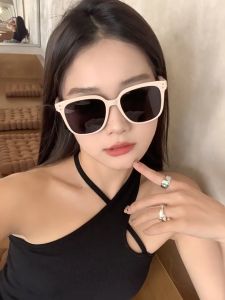 COD❤️ Kacamata Fashion Hitam Pria Wanita Sunglasses Retro Lensa Kotak Anti UV400 Anti Silau