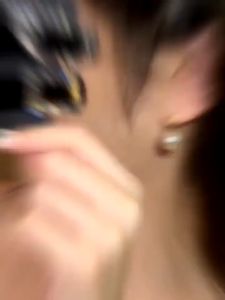 Temperament Rhinestone BB Clip: A Versatile Hair Accessory