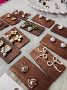 Walnut Ear Studs Earrings Display Stand Solid Wood Card Shooting Prop Jewelry Backboard Jewelry Stall Display Customization