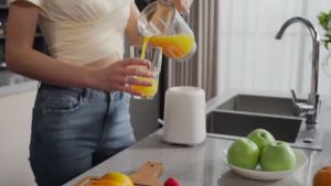 ESR 2-in-1 Wireless Charger with CryoBoost™ (HaloLock)