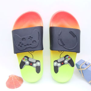 รองเท้าแตะแบบสวมสำหรับเด็กผู้ชายแบบใหม่ฤดูร้อนรองเท้าแตะใส่ไปข้างนอกใส่ในบ้านใส่ในบ้านลำลองกันลื่นสำหรับเด็กสุดเท่ยอดนิยมสำหรับการค้าต่างประเทศ