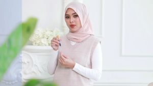 "Indulge in Passionate and Holistic Wellness with O2 Greenerys Crystal Energetic Essential Oil Perfume - Elevate Your Senses with Pure Luxurious Scents!"