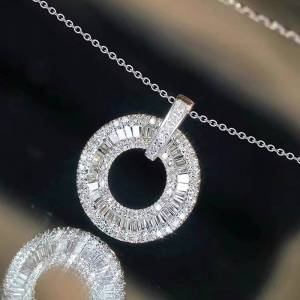Huitan Circle Lady Pendant Necklace Inlaid Bright CZ Luxury Wedding Engagement Daily Jewelry Graceful Trendy Party Accessories