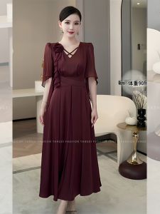 ชุดเดรสยาวสีแดง ทรงเอ แขนยาว คอวี กระโปรงทรงเอ ผ้าโพลีเอสเตอร์ ชุดเดรสแฟชั่นฤดูร้อนสำหรับผู้หญิง