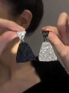 S925 Silver Needle Long Fashionable Low Key Black White Block Color Earrings for Women with Light Luxury High End Feel