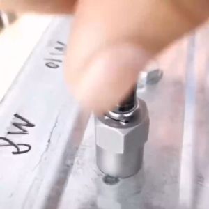 ชุดบล็อก 10PCS ชุดบล็อก ถอดหัวน็อตเสีย ชูดบล็อก ถอดน็อคเสีย 10PCS 10PC Broken Nut Bolt Extractor Socket Head To Take Hexagonal Screw Tool Screws Remover Threading Tool Kit Black Nuts Set