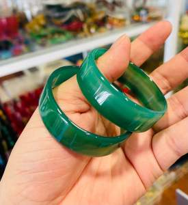 Vòng tay đá Mã Não Xanh lá bản vuông mang lại May Mắn hạnh phúc và Bình An.