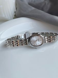 นาฬิกาข้อมือผู้หญิง RSCY ทรงกลมเล็กสไตล์เรียบง่าย สายรัดเหล็ก น้ำหนักเบา หรูหรา สำหรับนักเรียน นาฬิกาข้อมือผู้หญิง