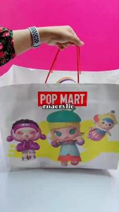 roacrylic พร้อมส่ง กล่องใส่ Crybaby มีฐานให้เลือก 4 สี ขนาด 25x18xสูง34 cm. แถมฟรีที่พิงตุ๊กตาให้ด้วย