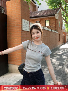 Áo Thun Nữ Tay Ngắn Cổ Tròn Màu Xám in Họa Tiết Mùa Hè 2025 Dáng Ôm Vừa Vặn Chất Liệu Cotton Pha Trộn Thường Ngày