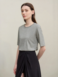 AMII | Commuter Versatile Round Neck Mid Sleeve Cotton T-shirt