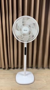Quạt lửng Mitomo FCE-60AE có điều khiển từ xa hẹn giờ màn hình LCD với 3 chế độ gió