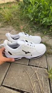 SEPATU SNEAKERS WANITA DAN PRIA TERBARU SEPATU RUNNING CASUAL PUTIH OLAHRAGA DAN JALAN-JALAN