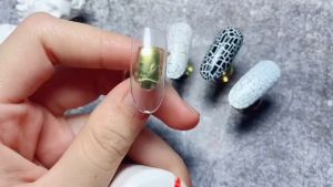 [HCM] Sơn get nứt chính hãng Vendeeni có 2 màu đen và trắng chai 15ml