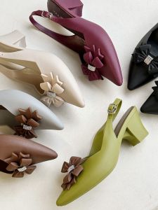 พลาสติก Pointed-Toe Butterfly Knot รองเท้าแตะผู้หญิงฤดูร้อนใหม่มาถึงสไตล์ฝรั่งเศสหยาบส้นสูงสายคล้องคอรองเท้าเดียว