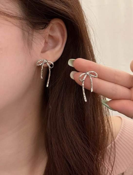 VB&Co. Bow Earrings main image 0