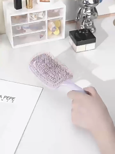 CHOMA หวีแปรงเก็บเส้นผม นวดศีรษะ หวีนวนหัว แปรงหวีผม ลดไฟฟ้าสถิตย์ พกพาสะดวก พกสะดวกทำความสะอาดง่าย