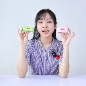 Khăn ướt mini Agassi cho bé khăn đa năng không hương gói 10 tờ Túi 8 gói Hộp 24 gói an toàn tiện lợi