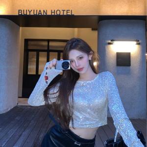 IELGY Hot girl sequined short tops for women with exposed navel long sleeves all-match slim T-shirt