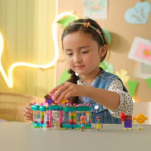 LEGO Friends 42649 Heartlake City Sweet Shop (376 Pieces)