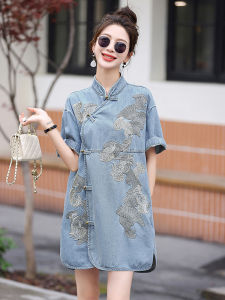 ชุดเดรสยีนส์ผู้หญิงสไตล์จีนใหม่ ฤดูร้อน 2025 ชุดเดรสผู้หญิงสไตล์ยูนิเซ็กซ์ ทรงเอ แขนสั้น คอปก กระดุมข้าง ผ้าฝ้าย