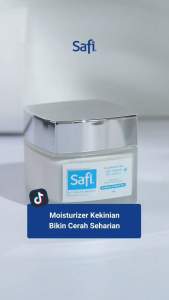 Safi White Expert (biru putih) Illuminating Day Cream Spf 15 Pa ++ 45gr/ PelembabWajah/Moisturizer(KEMASAN RANDOM)