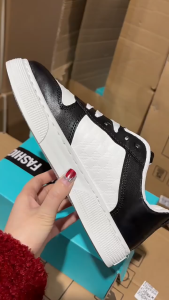 New spring style breathable casual sports shoes mens simple and sporty casual white shoes
