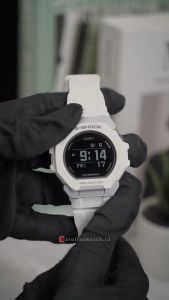 Jam Tangan Pria Casio G-Shock G-Squad GBD-300-7D Black Dial White Resin Band