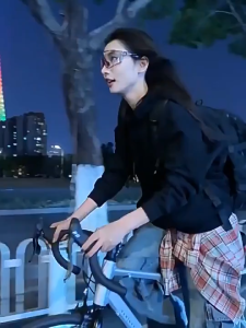 Kính Chống Tia Uv400 Đổi Màu Thể Thao Chống Bụi Gió Va Đập Kính Đi Xe Máy Phượt Chống Nắng Chống Chói Cao Cấp Nam Nữ