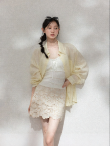 Cantonstory | French Beige High Waist Lace A-Line Short Slimming Skirt
