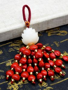 Creative Lotus Seed Car Keychain Hand Rope Gift for Men And Women Love Bean Hanging Pendants Couple Series Small Fresh Style