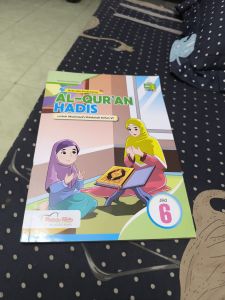 Buku teks pendamping AL-QURAN HADIS khusus untuk Madrasah Ibtidaiyah kelas VI.  Terbitan Pustaka Mulia jilid 6