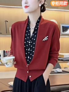 Áo Len Cardigan Dệt Kim Mới 2025 Áo Sơ Mi Lụa Kẻ Caro Mùa Thu Đông Áo Lót Hai Mảnh Màu Đỏ Áo Khoác Ngoài Nữ