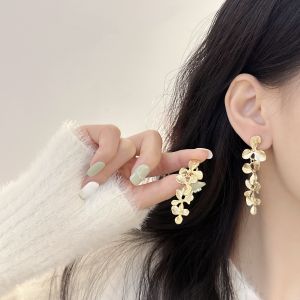 Influencer Picks Lilac Earrings Retro Exaggerated Temperamental Golden Leaves Non-Piercing Earrings Long Ear Clip Women