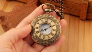 Vintage Pocket Watch Jam Saku Antik Jam Saku Gantungan Jam Unik Saku Hadiah Ulang Tahun