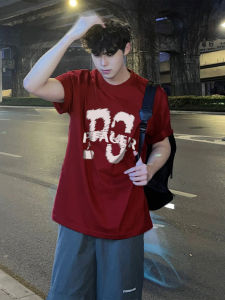 เสื้อยืดคอกลมแขนสั้นผ้าฝ้ายแท้หลวมๆ สำหรับผู้ชาย ทรงหลวม แฟชั่นฤดูร้อน สไตล์อเมริกัน เสื้อยืดแขนสั้นสีแดงบุหรี่ ใส่ได้หลากหลาย