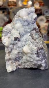 🇲🇾natural crystal rare stand 🔮天然异象晶中洞 🍷酒红紫晶体 表层二次结晶白方解石花、方解石球 ➡️右侧带有紫晶洞 (如需定制实木底座需另加RM60)optional pls pm 高(Height): 16cm 宽(Width): 11.5x11cm 右侧洞深: 2cm 重(Weight): 2kg