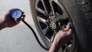 HIMA Heavy Duty Tire Pressure Gauge 0–220 PSI | 2.5" Dial Truck Gauge with Steel Case Hose & Rubber Guard